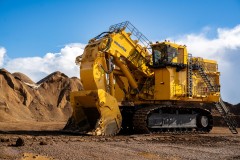 コマツ　Suncor社フォートヒルズ鉱山（カナダ）に 世界最大の超大型油圧ショベルPC9000を導入