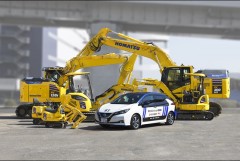 コマツ　- GX建機の現場運用拡大に向けたゼロエミッション給電ソリューションの推進 - ベルエナジーとコマツ、移動式給電車「MESTA Gen」によりバッテリー式電動油圧ショベル６機種への給電を実証