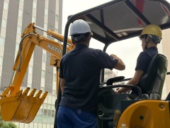 加藤製作所　～地域のキャリア教育を支援～ 品川区立八潮学園第８学年...